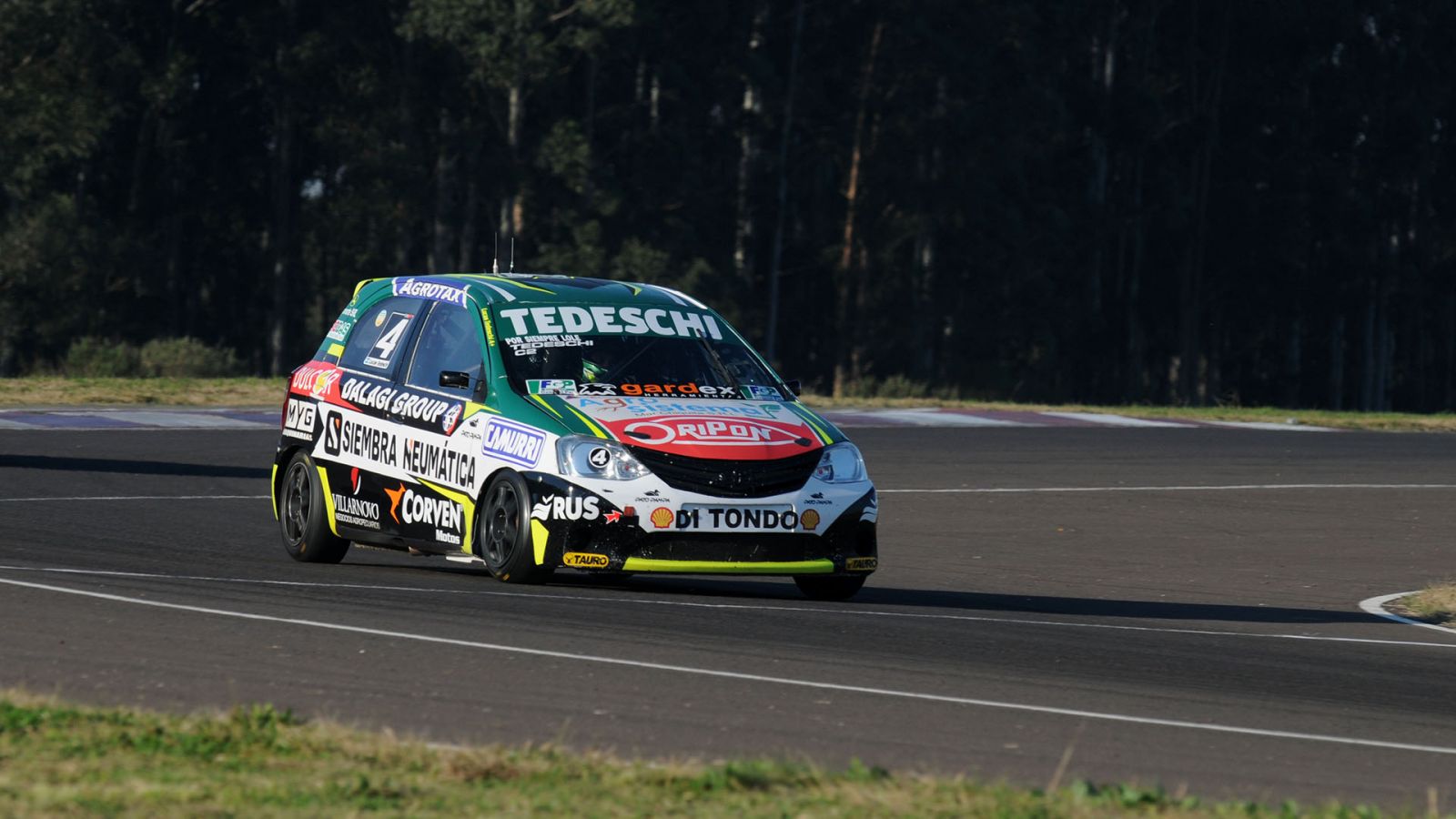 Lucas Tedeschi confirmó la pole position