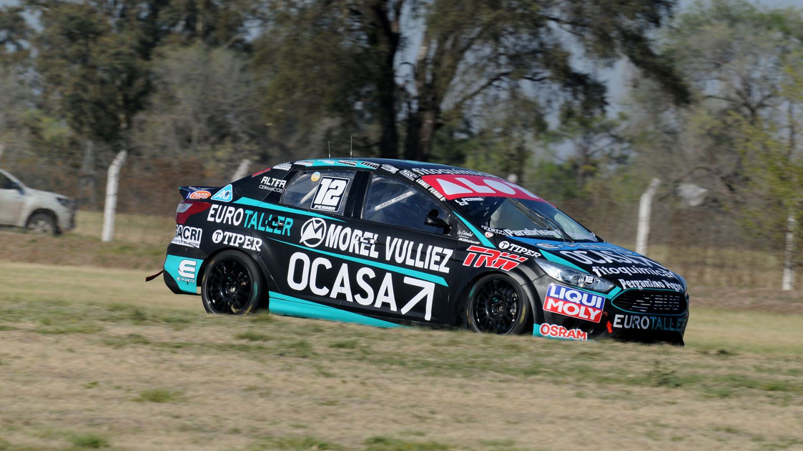 Leonel Pernia comienza dominando en Alta Gracia