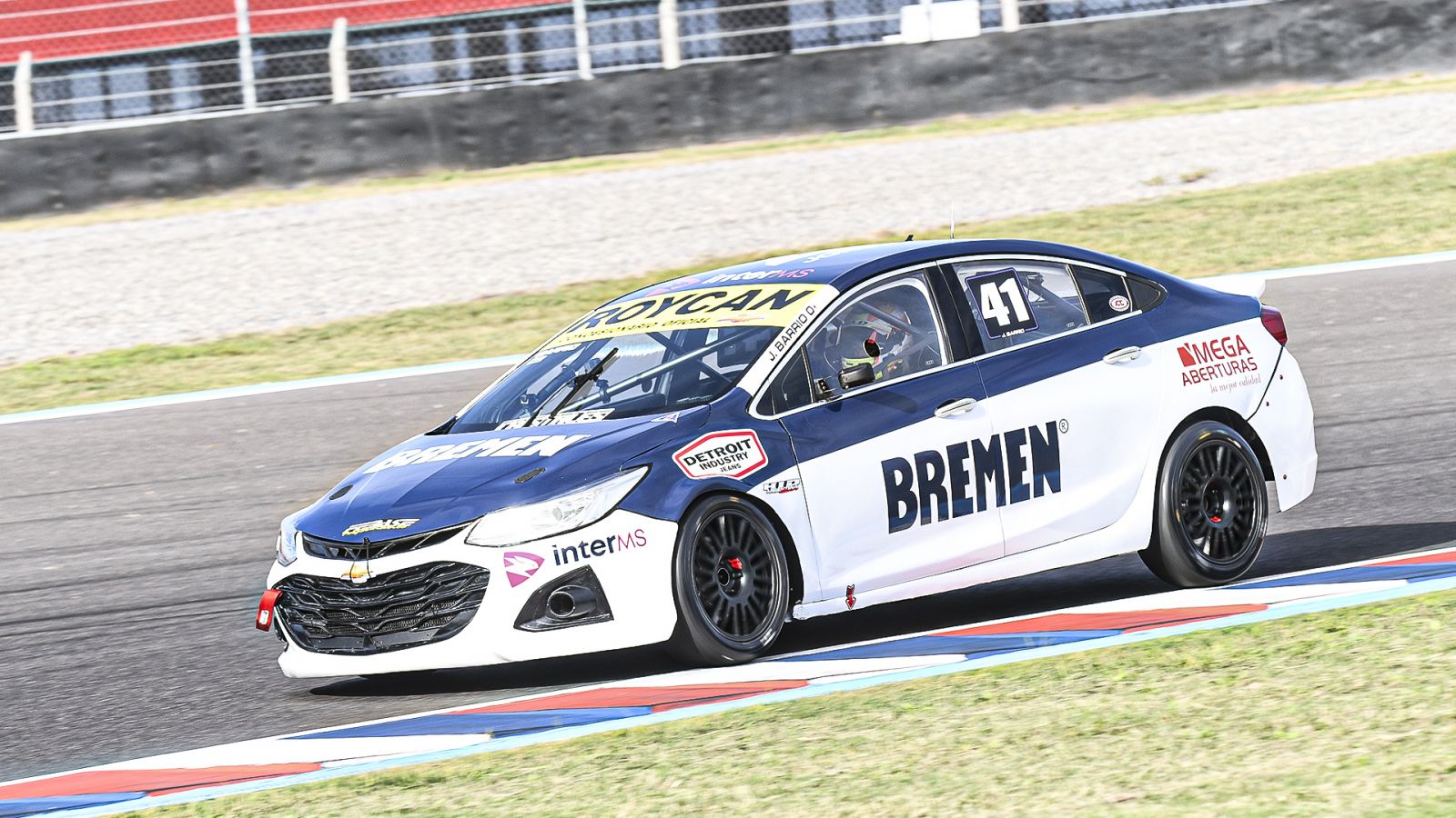 Jorge Barrio, adelante en el primer entrenamiento de Clase 3