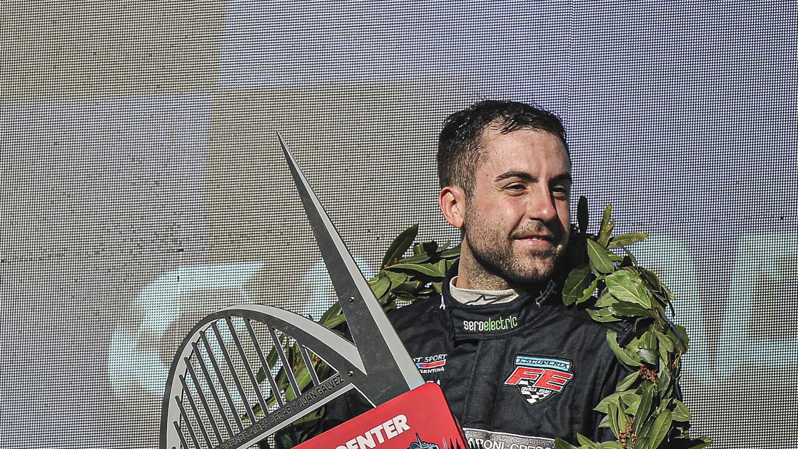 Lucas Colombo Russell, invitado por Bautista Damiani