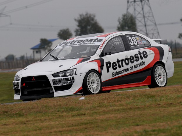Estivill adelante con el Mitsubishi