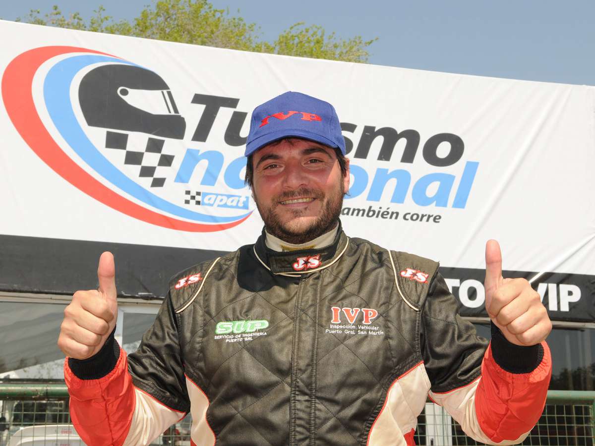 Pole con sello santafesino