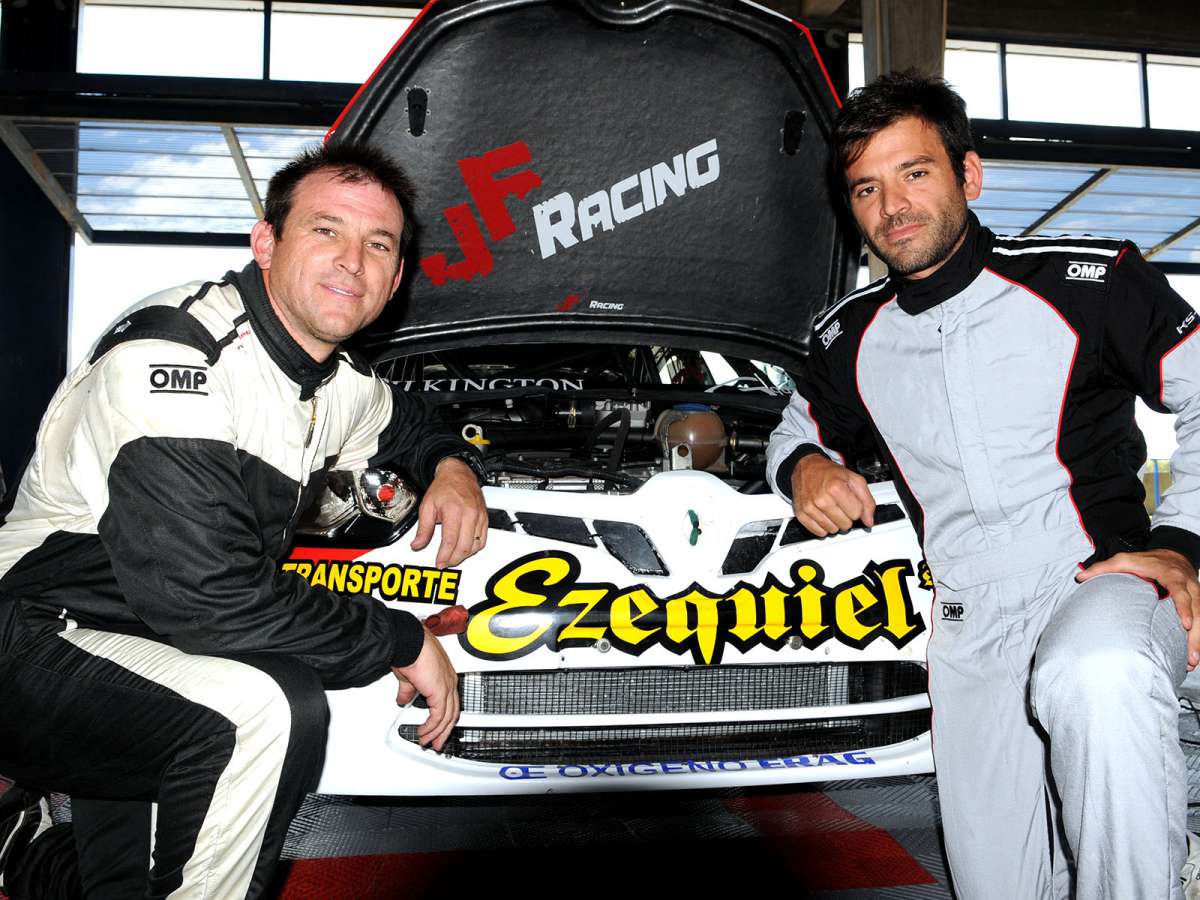Preparativos en JF Racing