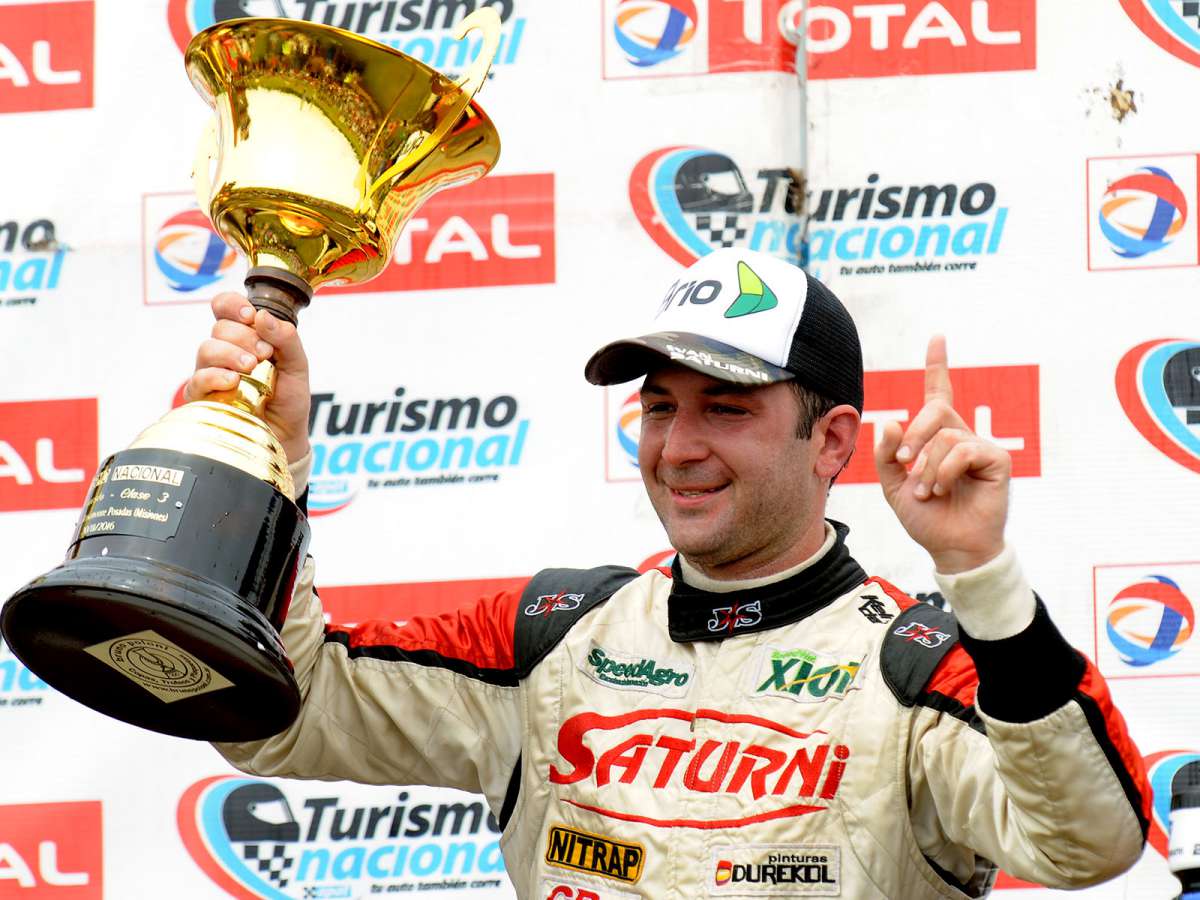 Saturni Racing trabaja a dos frentes