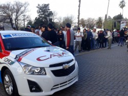 Julián Flamarique firma autógrafos en el Paseo de la Patria
