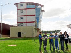 Los pilotos de TN-APAT junto a Sergio Sena y Martín Prost