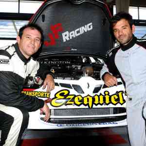 Preparativos en JF Racing