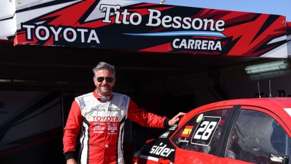 "Siento la alegría de volver a subirme al auto de carreras"